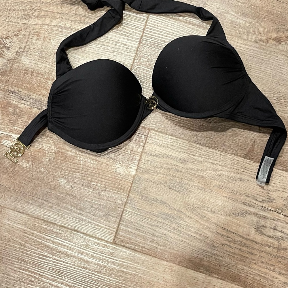Victoria’s Secret’s bikini top